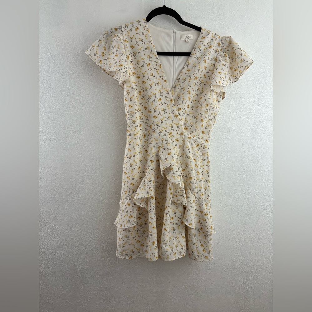 Feel in ruffle sleeve and hem floral print beige dress size S